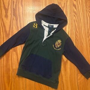 🔥 Ralph Lauren Kids Rugby-Style Hoodie – Navy & Forest Green – Crest Patch